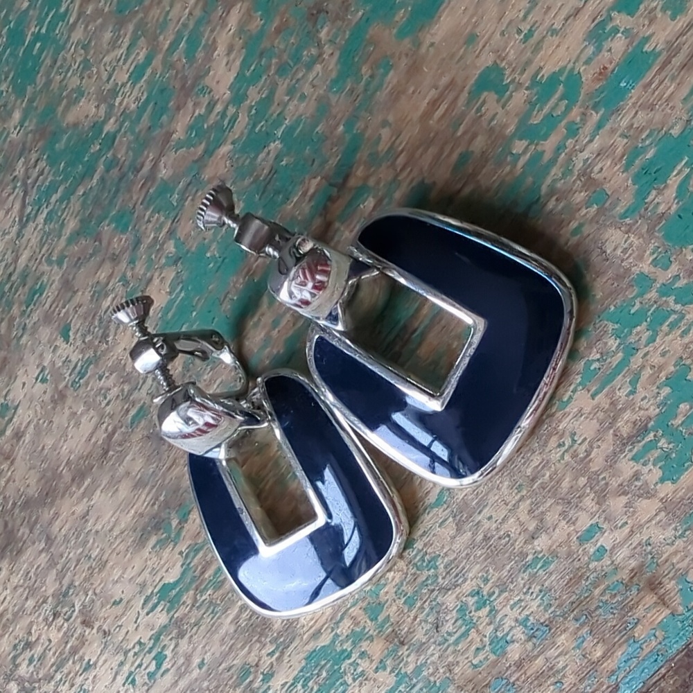 Vintage NAPIER Silver and Navy Blue Enamel Retro Dangle Screw-Back Earrings
